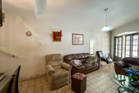 Casa à venda com 125m², 2 quartos e 1 vaga Casa à venda com 125m², 2 quartos e 1 vagaSala