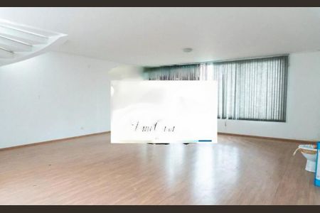 Casa à venda com 4 quartos, 200m² em Mirandópolis, São Paulo