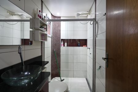 Apartamento à venda com 110m², 2 quartos e 2 vagasBanheiro da Suíte