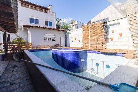Casa para alugar com 180m², 5 quartos e 2 vagasPiscina