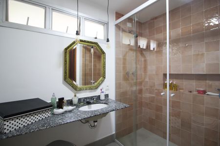 Apartamento à venda com 145m², 4 quartos e 2 vagas Apartamento à venda com 145m², 4 quartos e 2 vagasBanheiro da Suíte