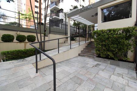 Apartamento à venda com 145m², 4 quartos e 2 vagas Apartamento à venda com 145m², 4 quartos e 2 vagasEntrada