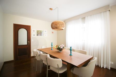 Apartamento à venda com 145m², 4 quartos e 2 vagas Apartamento à venda com 145m², 4 quartos e 2 vagasSala