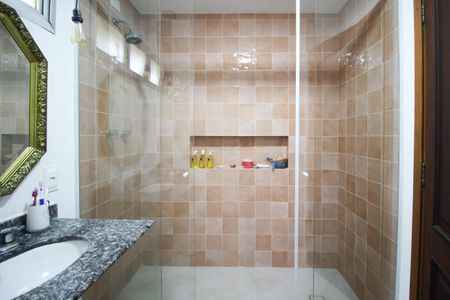 Apartamento à venda com 145m², 4 quartos e 2 vagas Apartamento à venda com 145m², 4 quartos e 2 vagasBanheiro da Suíte