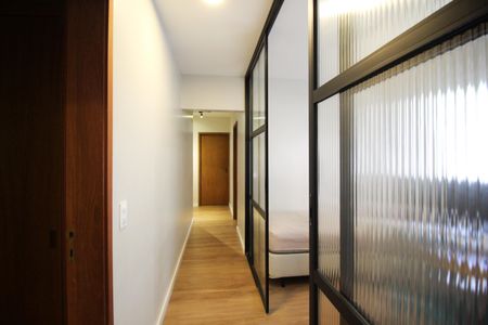 Apartamento à venda com 145m², 4 quartos e 2 vagas Apartamento à venda com 145m², 4 quartos e 2 vagasCorredor