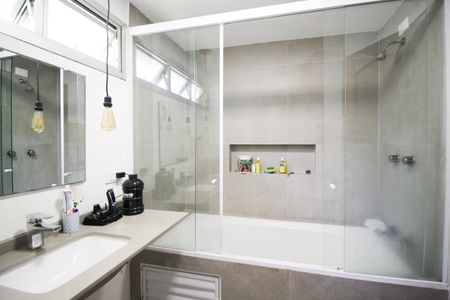 Apartamento à venda com 145m², 4 quartos e 2 vagas Apartamento à venda com 145m², 4 quartos e 2 vagasBanheiro