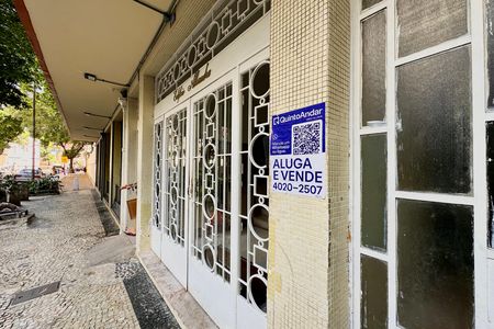 Apartamento para alugar com 75m², 1 quarto e sem vagaPlaquinha