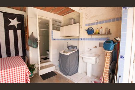 Casa à venda com 170m², 4 quartos e 4 vagas Casa à venda com 170m², 4 quartos e 4 vagasÁrea de Serviço