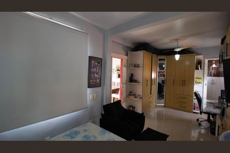 Casa à venda com 170m², 4 quartos e 4 vagas Casa à venda com 170m², 4 quartos e 4 vagasSuíte
