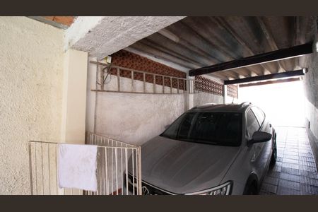Casa à venda com 170m², 4 quartos e 4 vagas Casa à venda com 170m², 4 quartos e 4 vagasGaragem