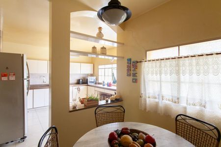 Casa à venda com 1400m², 4 quartos e 5 vagasCozinha e Copa