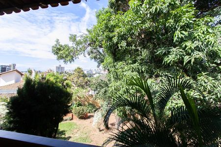 Casa à venda com 1400m², 4 quartos e 5 vagasVista do Quarto 3