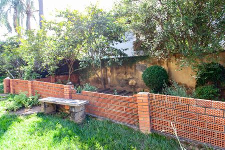 Casa à venda com 1400m², 4 quartos e 5 vagasQuintal