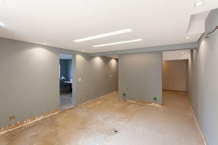 Casa à venda com 1400m², 4 quartos e 5 vagasEdícula