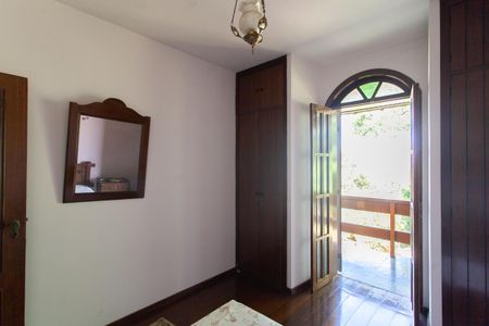 Casa à venda com 1400m², 4 quartos e 5 vagasQuarto 2