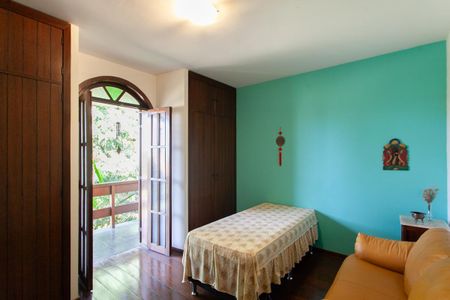 Casa à venda com 1400m², 4 quartos e 5 vagasQuarto 3