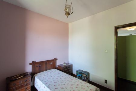 Casa à venda com 1400m², 4 quartos e 5 vagasQuarto 2