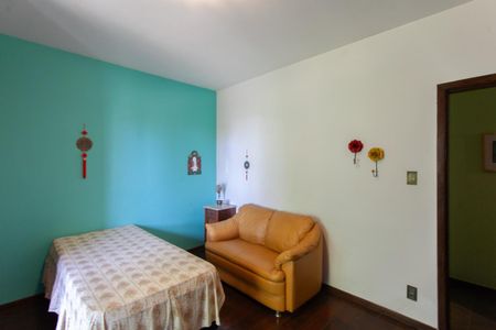 Casa à venda com 1400m², 4 quartos e 5 vagasQuarto 3