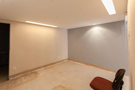 Casa à venda com 1400m², 4 quartos e 5 vagasEdícula