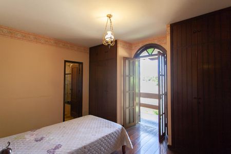 Casa à venda com 1400m², 4 quartos e 5 vagasSuíte