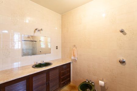 Casa à venda com 1400m², 4 quartos e 5 vagasBanheiro da Suíte