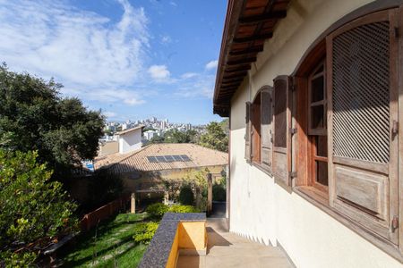 Casa à venda com 1400m², 4 quartos e 5 vagasÁrea Externa