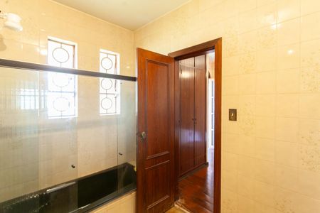 Casa à venda com 1400m², 4 quartos e 5 vagasBanheiro da Suíte