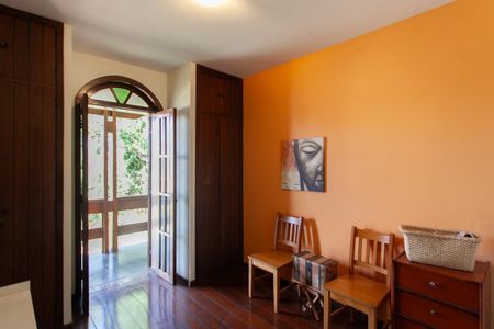 Casa à venda com 1400m², 4 quartos e 5 vagasQuarto 1