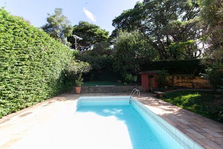 Casa à venda com 1400m², 4 quartos e 5 vagasPiscina