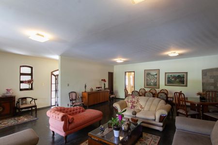 Casa à venda com 1400m², 4 quartos e 5 vagasSala 1