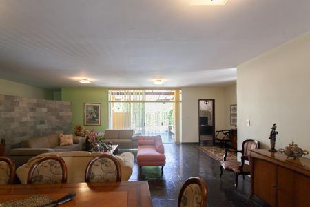 Casa à venda com 1400m², 4 quartos e 5 vagasSala 1