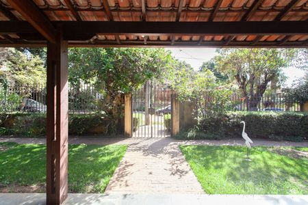 Casa à venda com 1400m², 4 quartos e 5 vagasQuintal