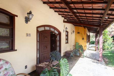 Casa à venda com 1400m², 4 quartos e 5 vagasVaranda da Edícula