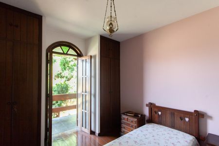 Casa à venda com 1400m², 4 quartos e 5 vagasQuarto 2