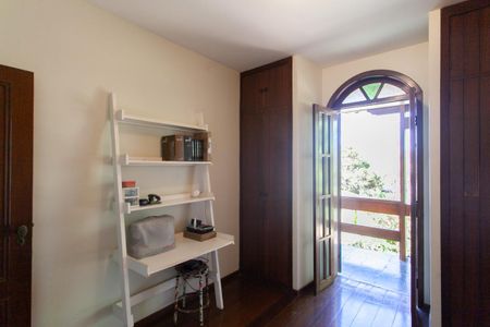 Casa à venda com 1400m², 4 quartos e 5 vagasQuarto 1