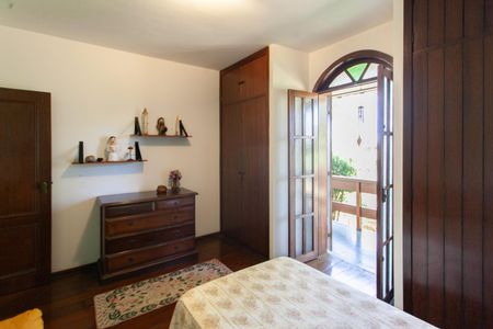 Casa à venda com 1400m², 4 quartos e 5 vagasQuarto 3