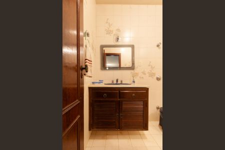 Casa à venda com 1400m², 4 quartos e 5 vagasBanheiro Social