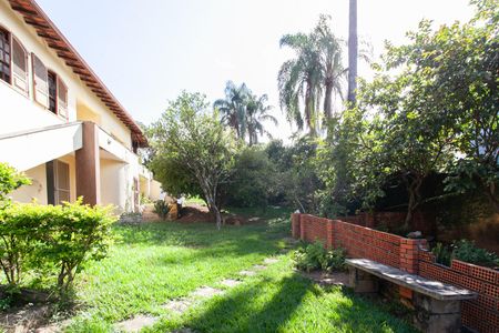 Casa à venda com 1400m², 4 quartos e 5 vagasQuintal