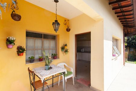 Casa à venda com 1400m², 4 quartos e 5 vagasVaranda da cozinha