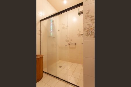 Casa à venda com 1400m², 4 quartos e 5 vagasBanheiro Social