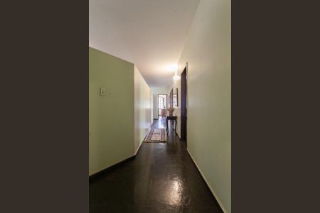 Casa à venda com 1400m², 4 quartos e 5 vagasCorredor