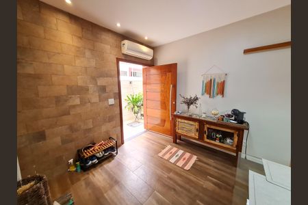 Casa à venda com 67m², 3 quartos e sem vaga