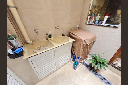 Casa à venda com 67m², 3 quartos e sem vaga