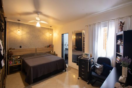 Casa à venda com 130m², 4 quartos e 2 vagasSuíte 2