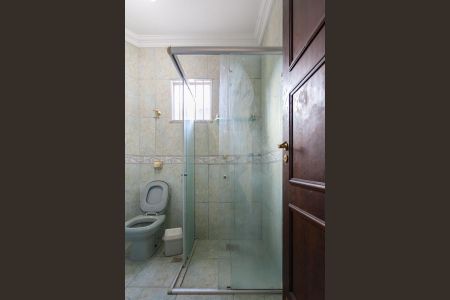 Casa à venda com 600m², 4 quartos e 4 vagasBanheiro da Suíte 2