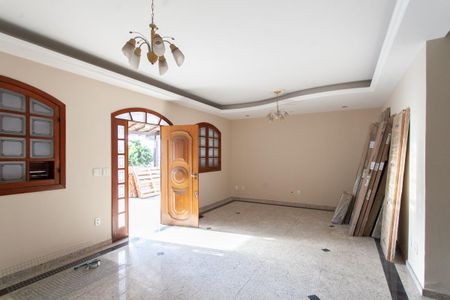 Casa à venda com 600m², 4 quartos e 4 vagasSala 1