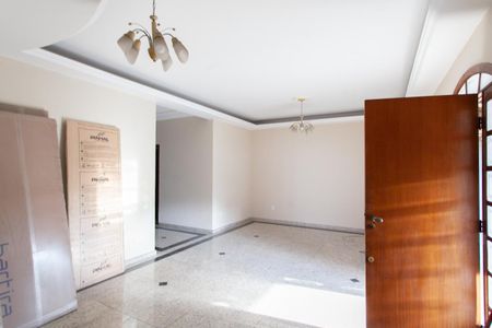 Casa à venda com 600m², 4 quartos e 4 vagasSala 1