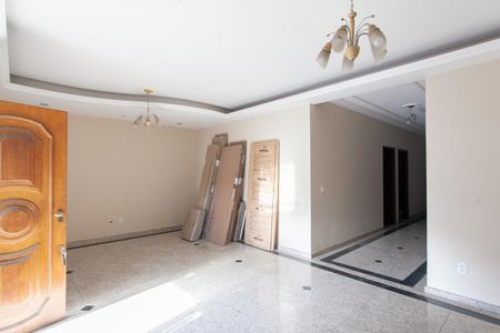Casa à venda com 600m², 4 quartos e 4 vagasSala 1
