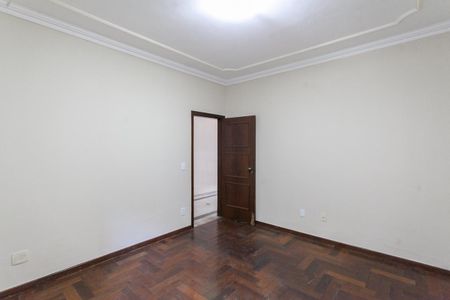 Casa à venda com 600m², 4 quartos e 4 vagasSuíte 1