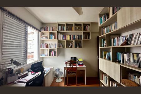 Apartamento à venda com 130m², 4 quartos e 2 vagasQuarto 